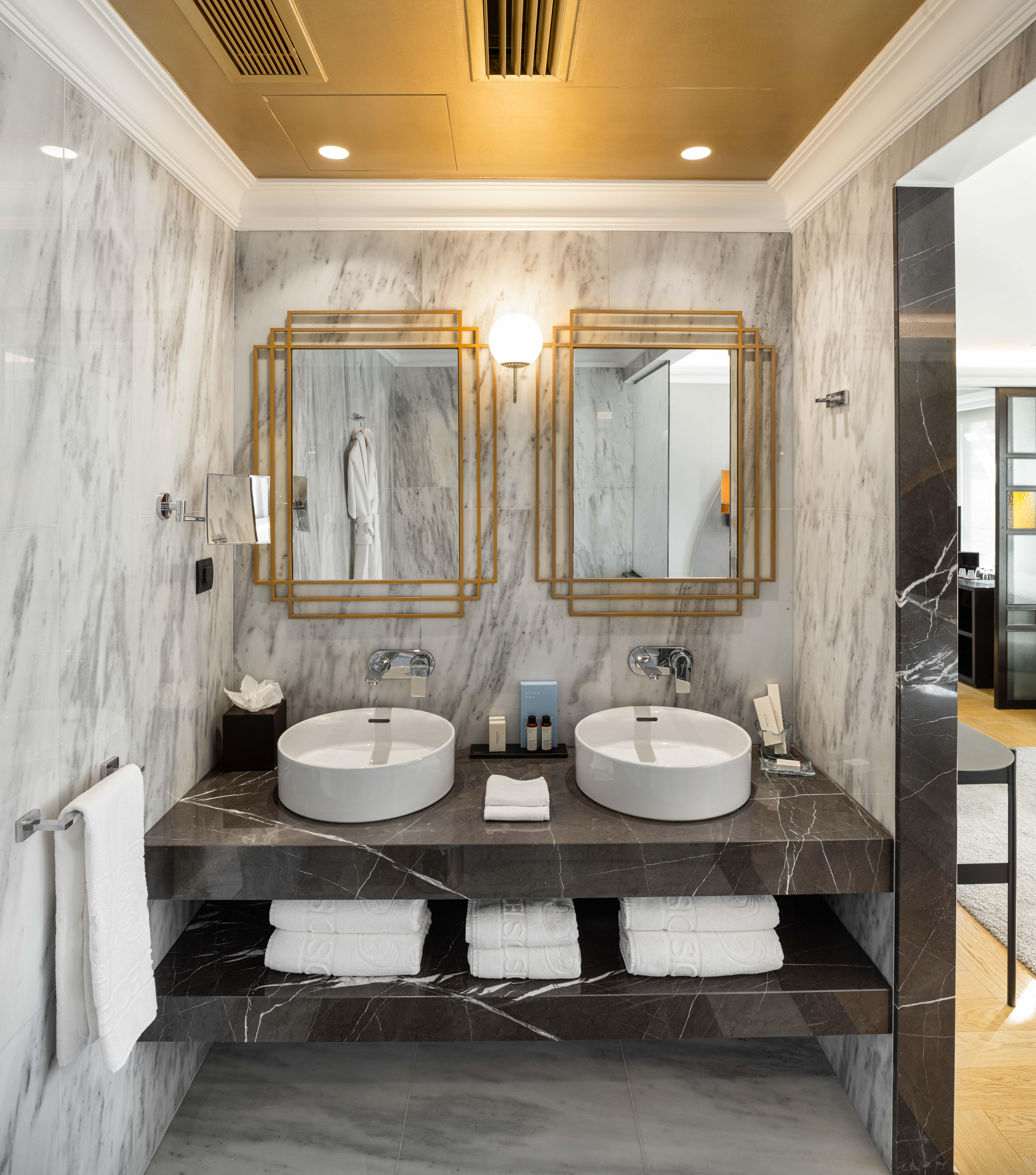 Otel The Excelsior - Small Luxury Of The World 5*